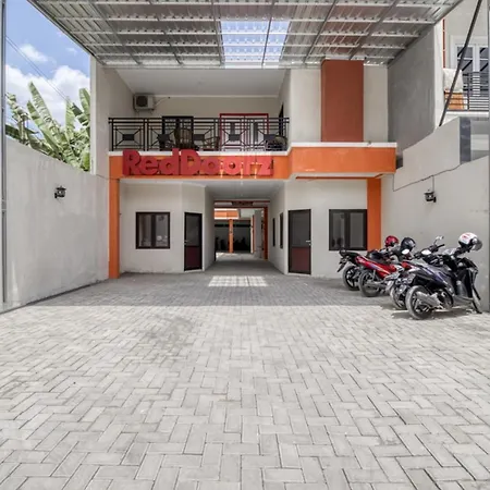 Reddoorz Near Babarsari 2 Hotel